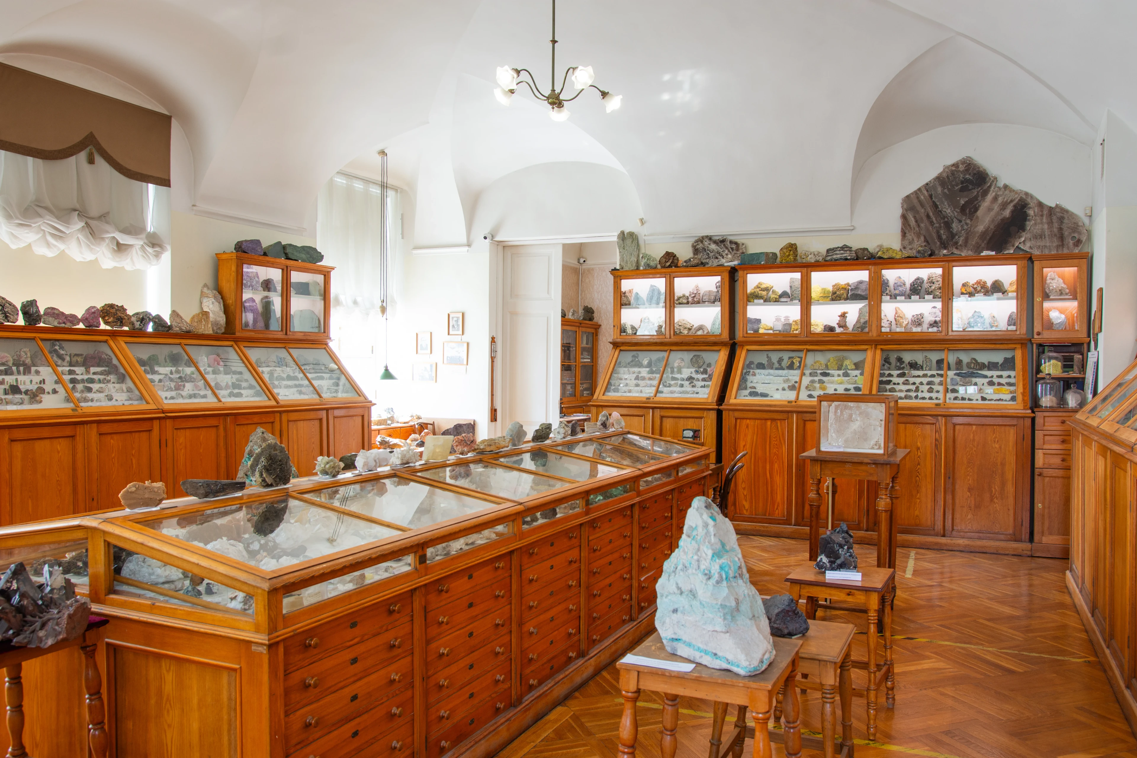 Билет на обзорную экскурсию в Минералогический музей