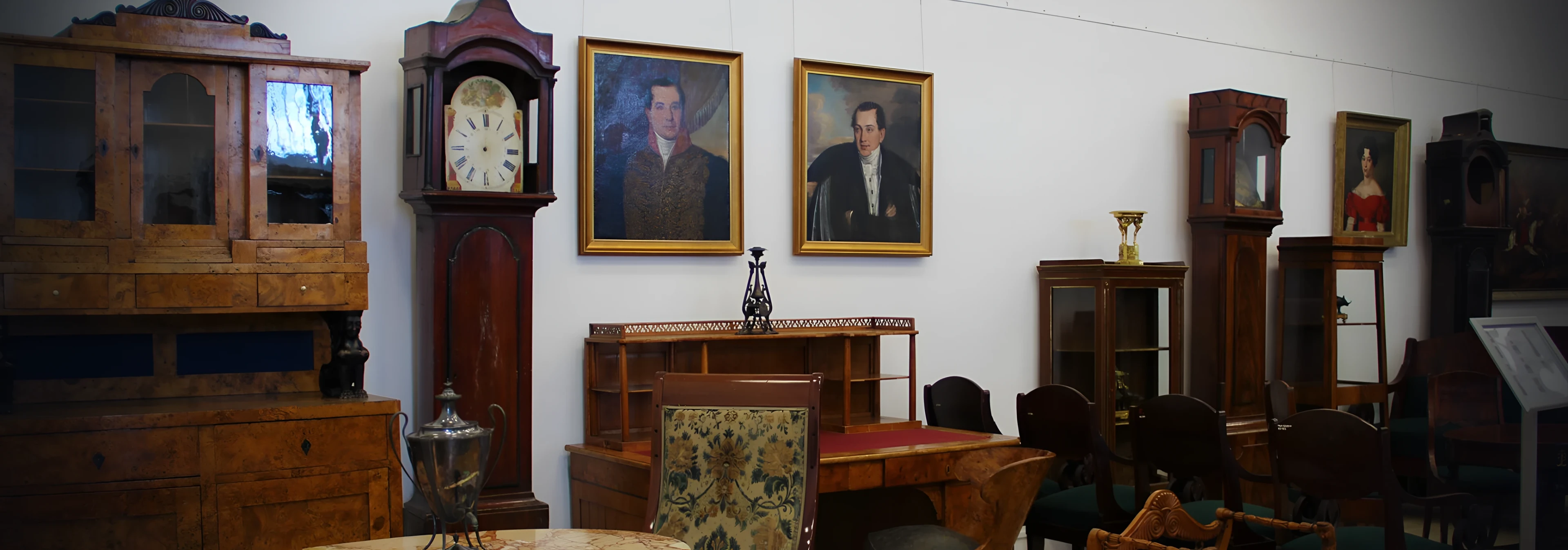 Экспозиция «Открытые фонды коллекции мебели»